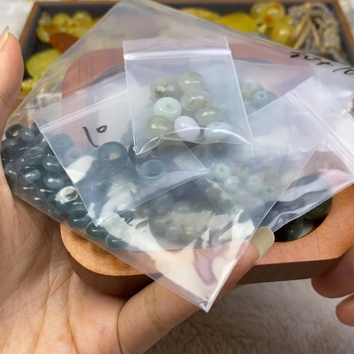 是***暖蜜蜡未镶嵌裸石瑕疵