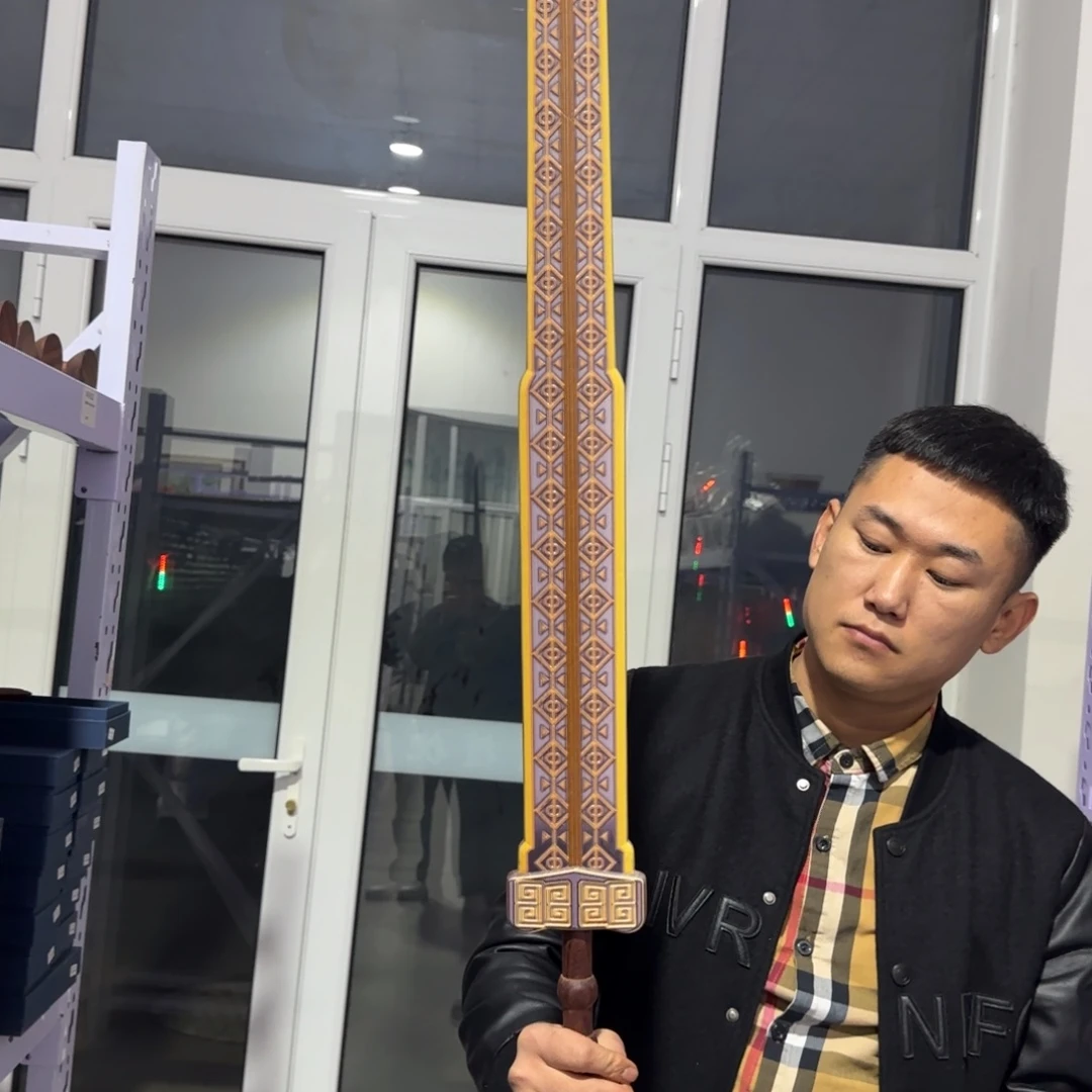 紫檀木类端景台定秦剑