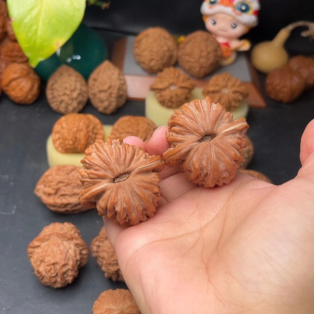 W***t文玩核桃把件平谷楼