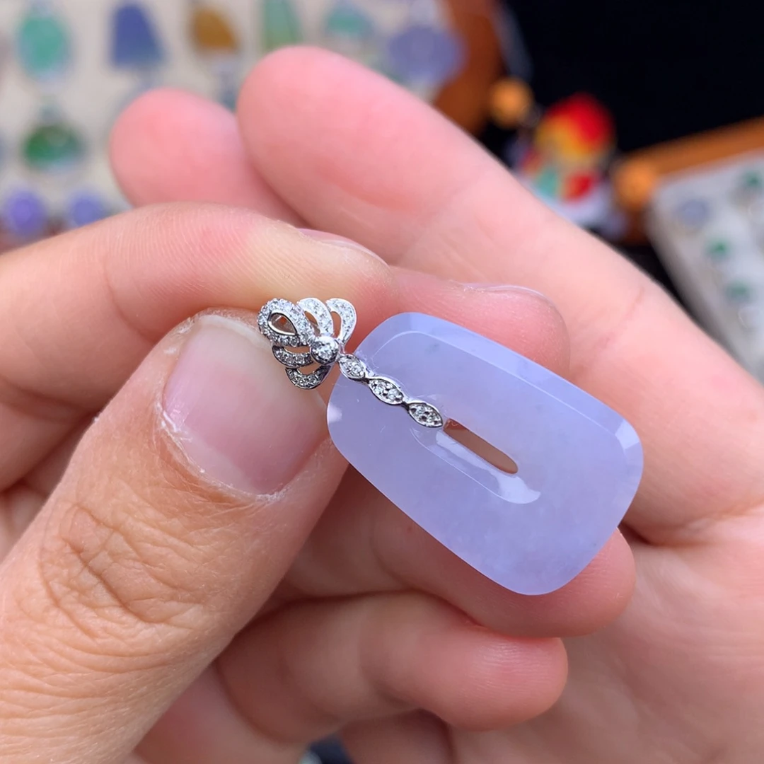 翡翠吊坠(不含链)18K金镶嵌