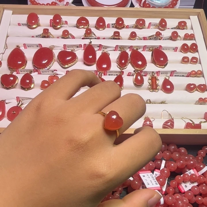 菱锰矿（红纹石）18K金镶嵌戒指爱心戒指2.69g