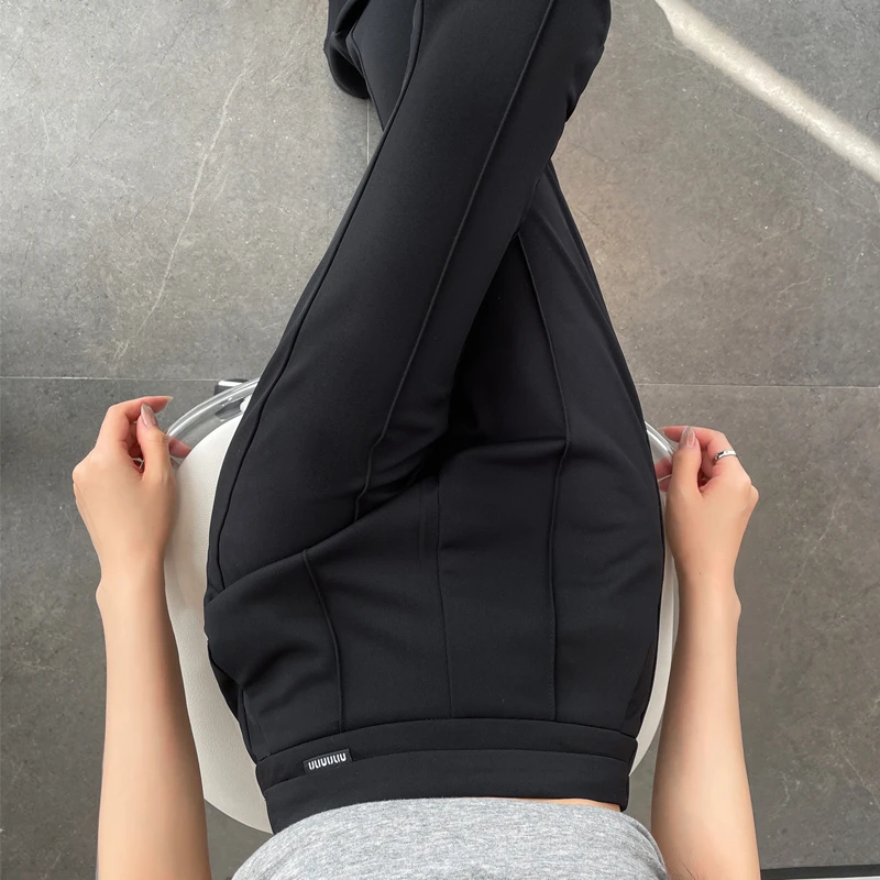 黑色西装微喇裤女春夏2025新款高腰垂感显瘦休闲小个子马蹄喇叭裤