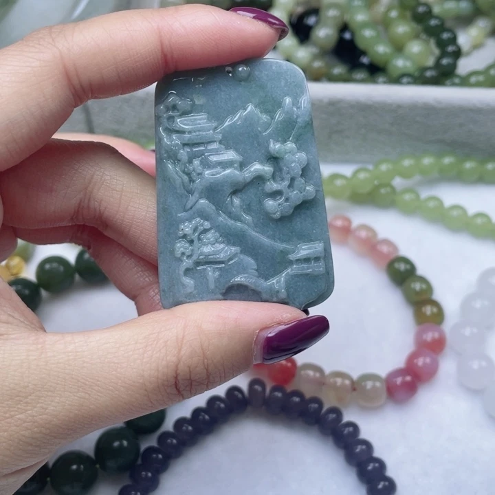 翡翠未镶嵌颈饰吊坠