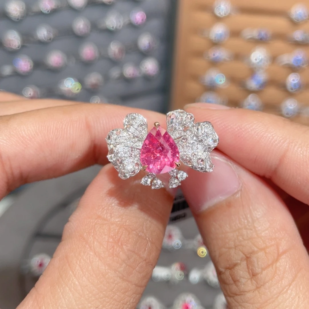 尖晶石戒指18K金镶嵌2.06ct 马亨盖
