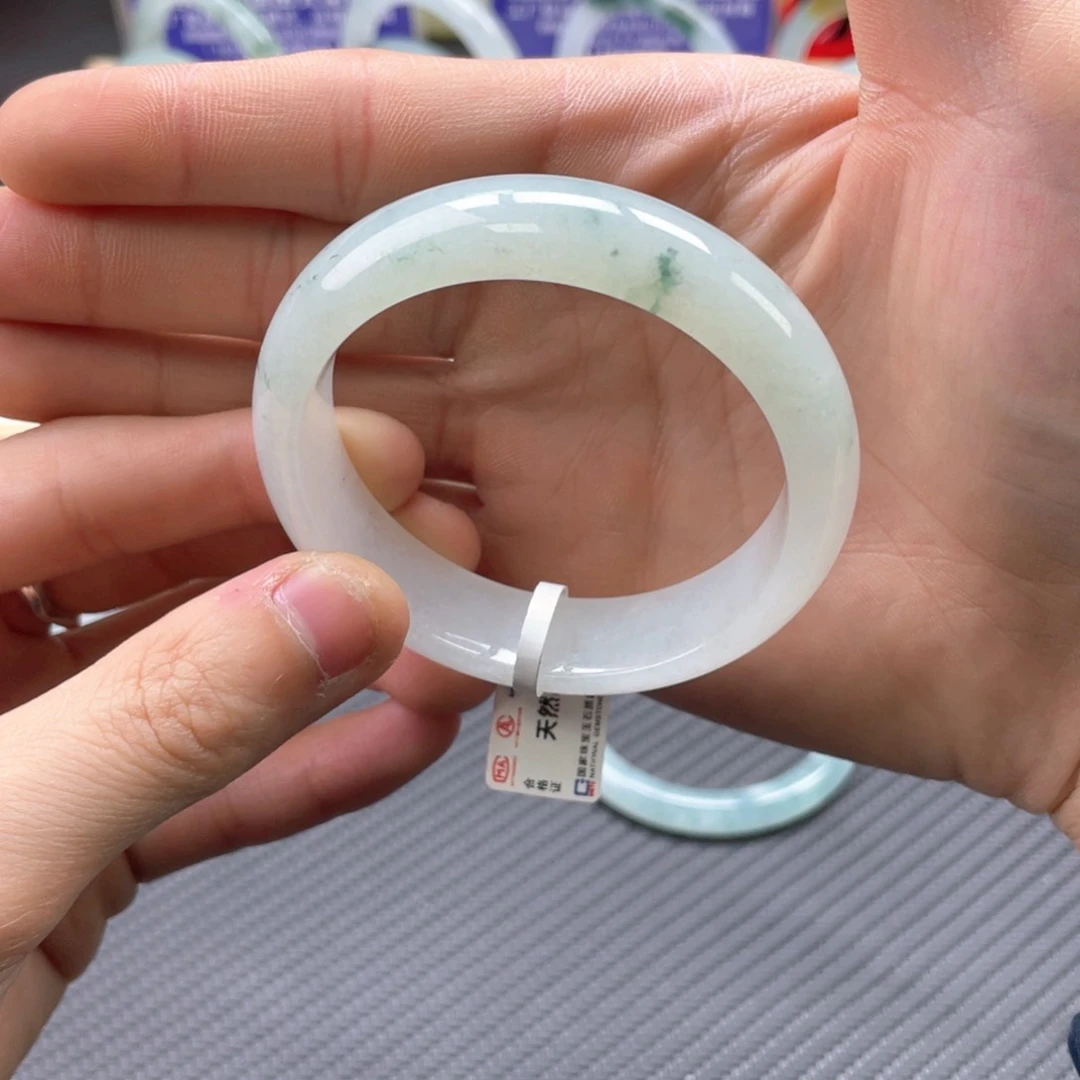 翡翠手镯未镶嵌天然缅甸a货翡翠手镯