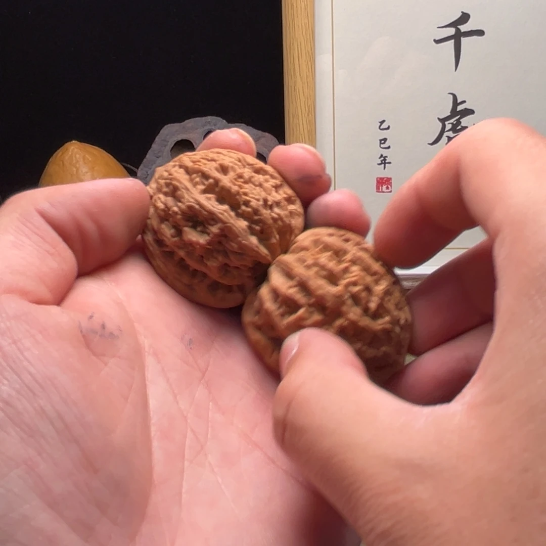 无***看文玩核桃吊坠虎头