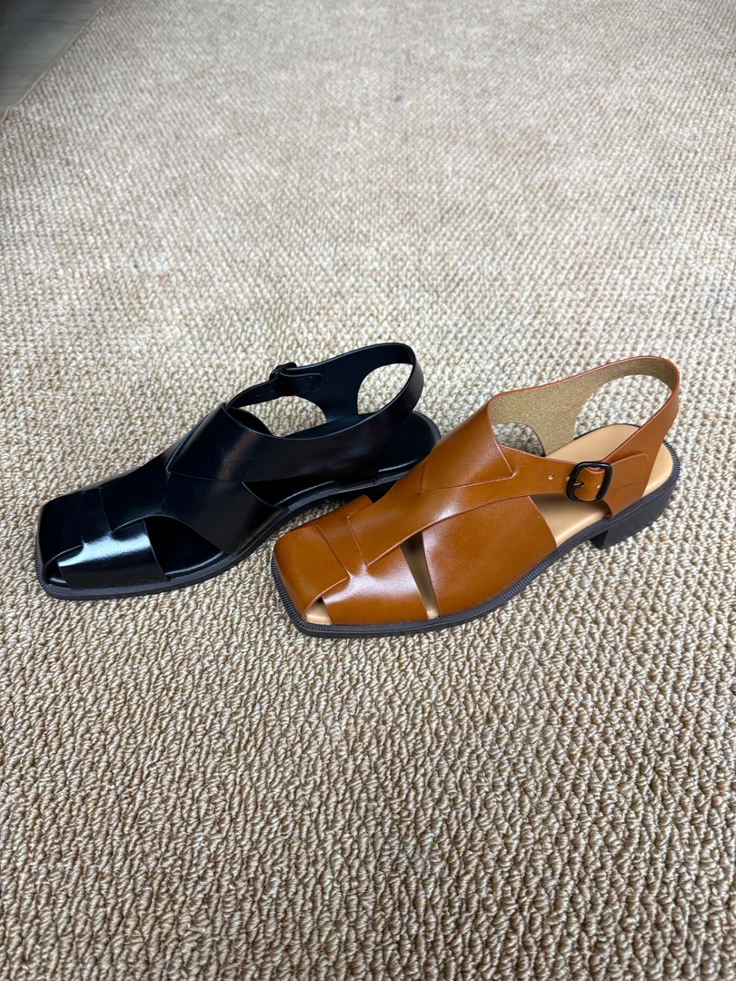 【WHIMSY ROW】时尚百搭舒适平底罗马风时尚凉鞋