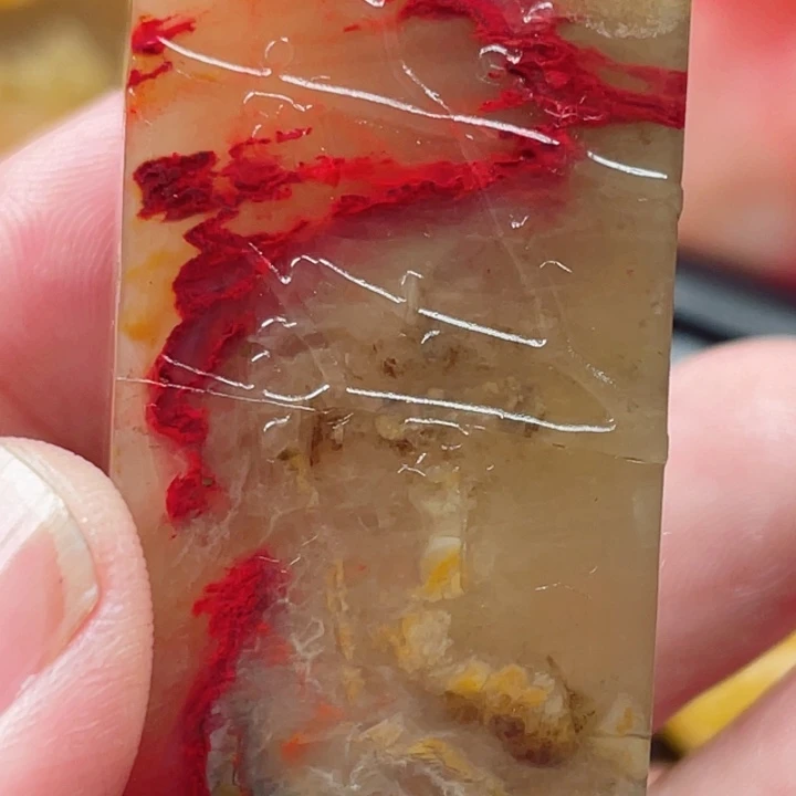 巴林鸡血石龙*牛角地