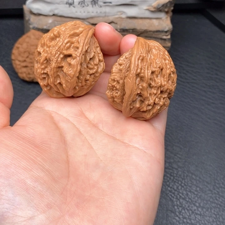 文玩核桃吊坠尺寸39虎头蛇