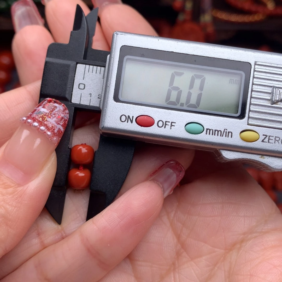 南红玛瑙精工配饰有纹无裂未镶嵌御*莎