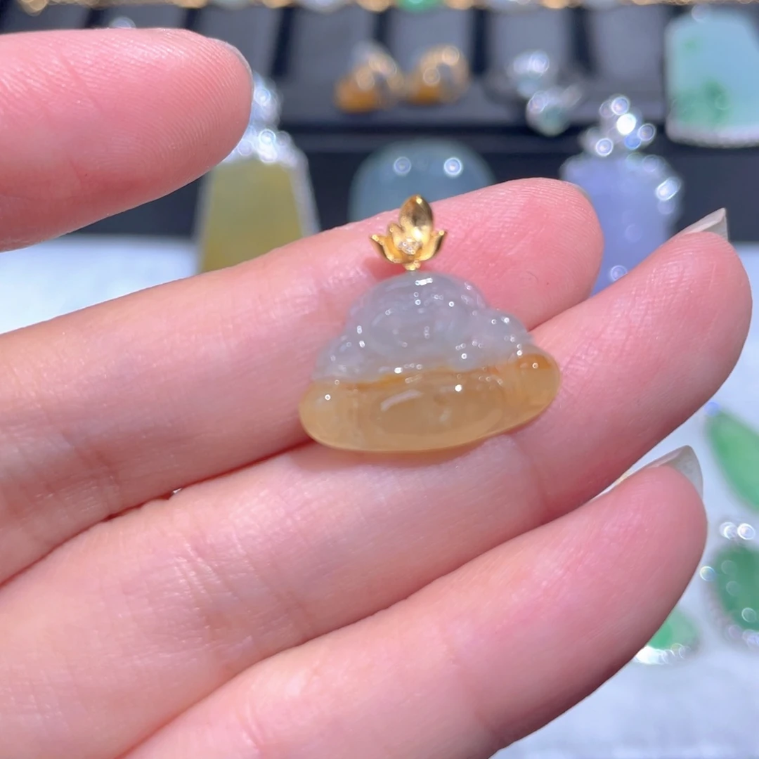 翡翠18K金镶嵌颈饰翡翠
