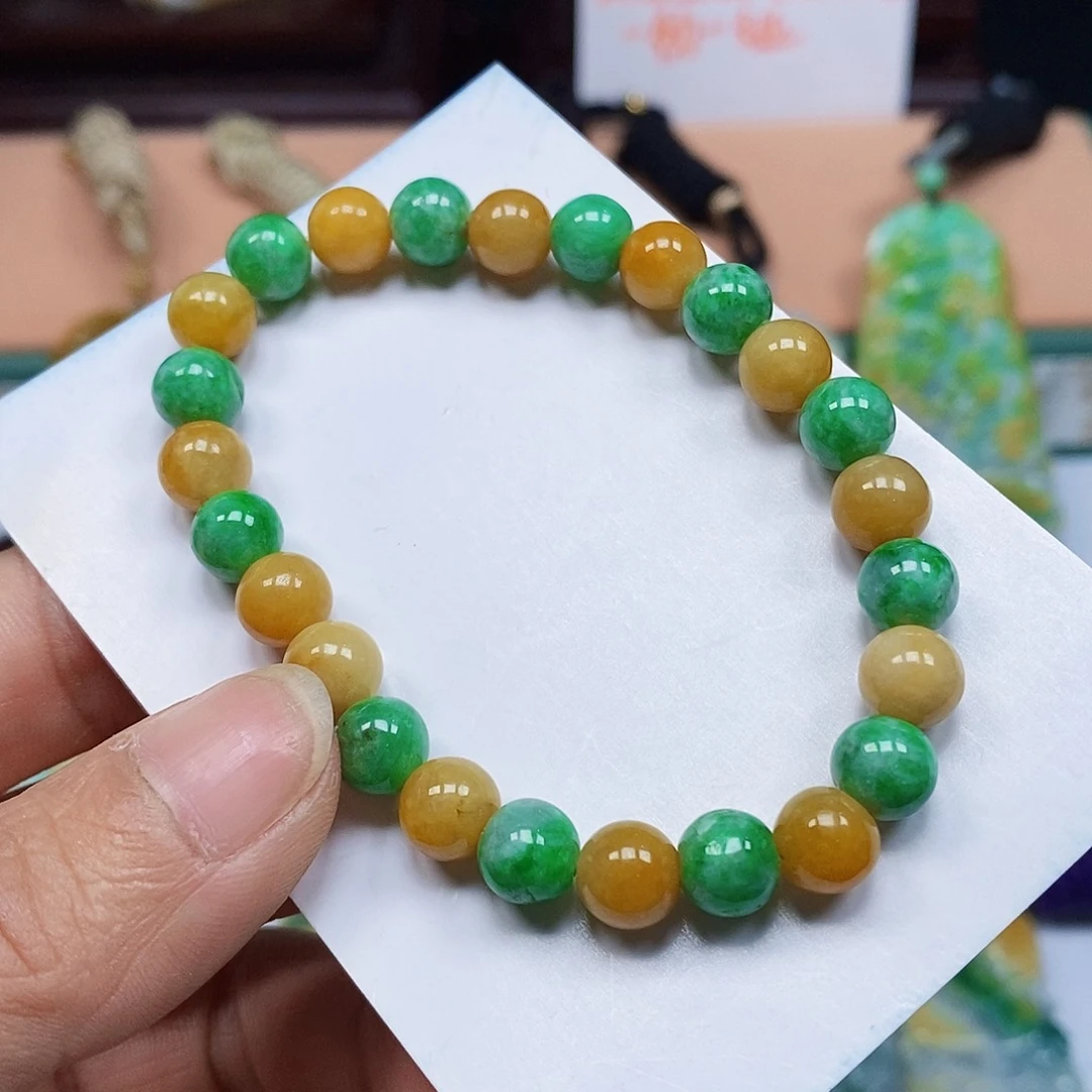 颈饰未镶嵌翡翠（卡7.6）