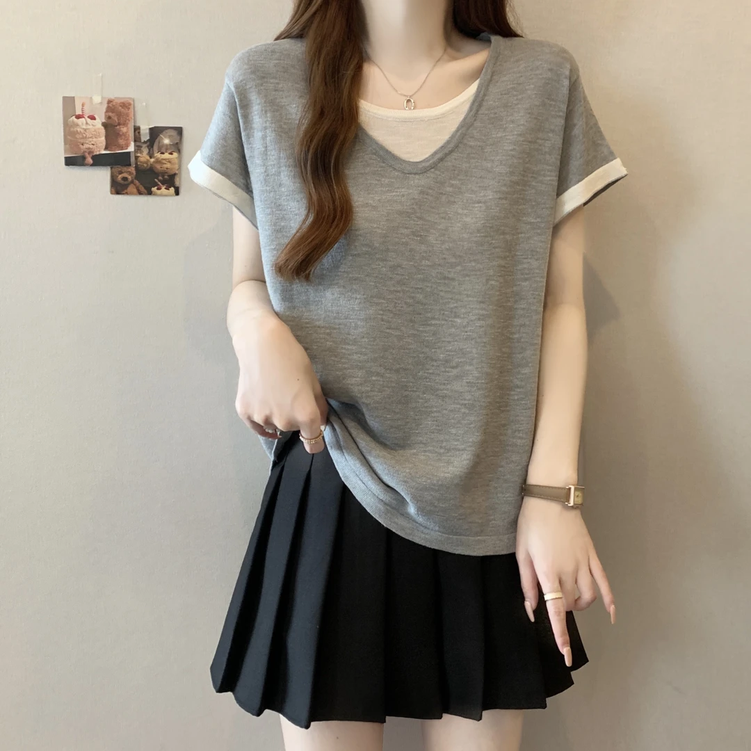 胖妹妹宽松假两件V领条纹短袖T恤女夏季大码遮肚显瘦薄款冰丝上衣