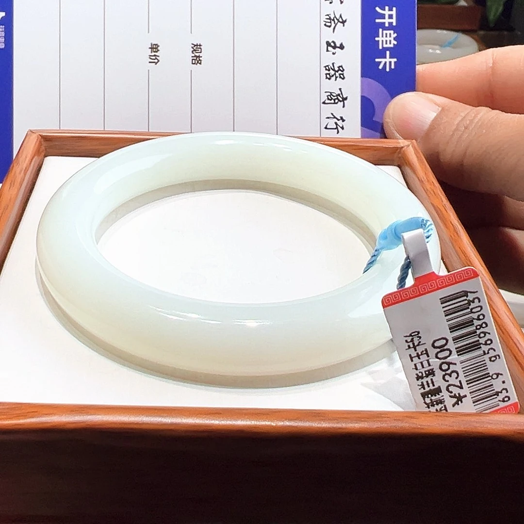 和田玉手镯未镶嵌56