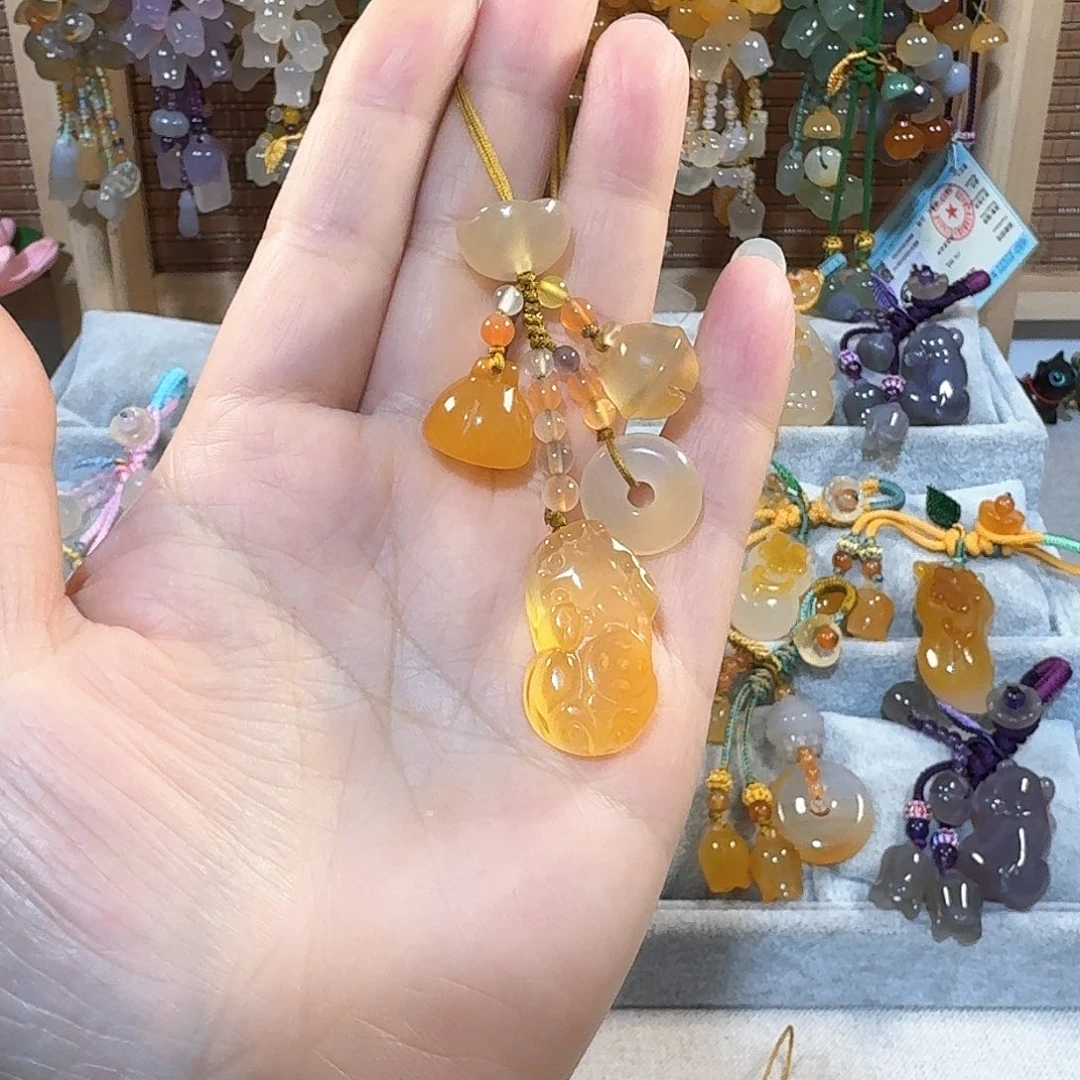 玛瑙/玉髓小吊坠未镶嵌