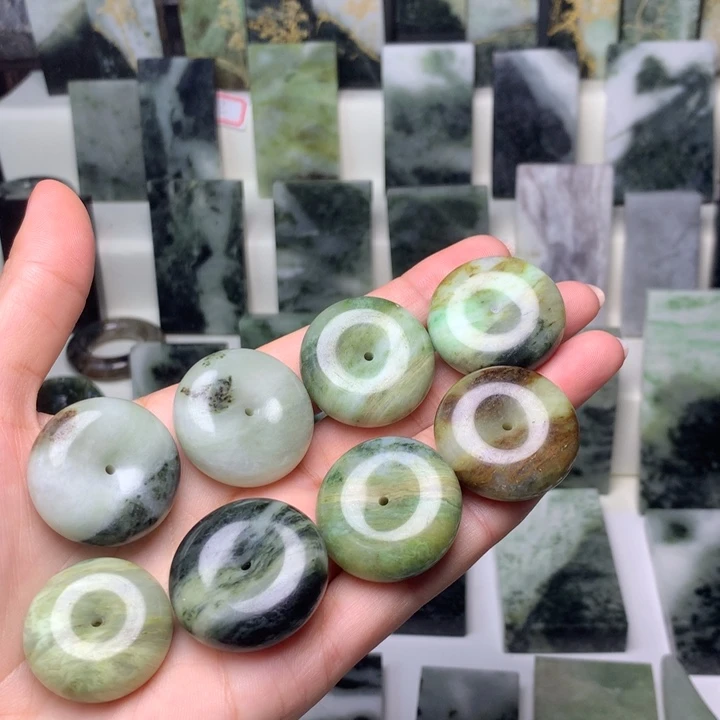 独山玉颈饰未镶嵌L****n