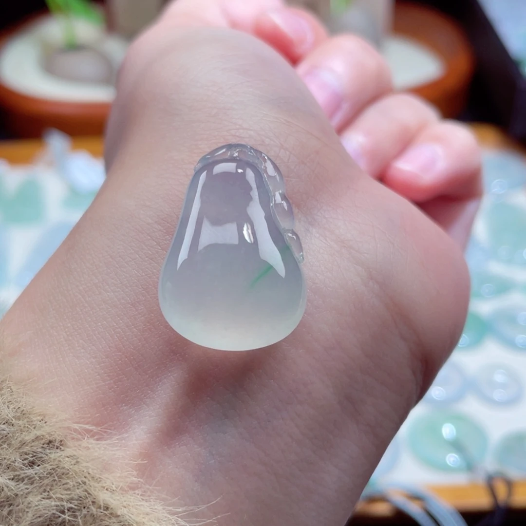 翡翠颈饰未镶嵌瓜