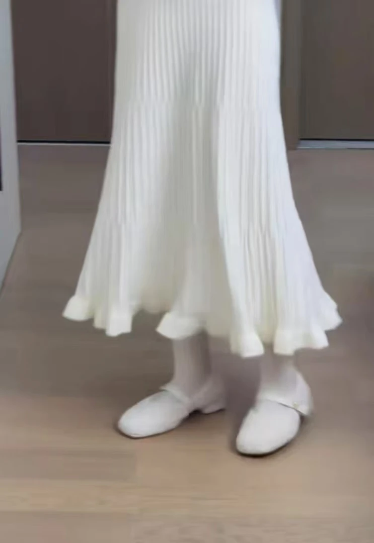 W 076 米白色 半身裙 带毛边 配旗袍 78左右