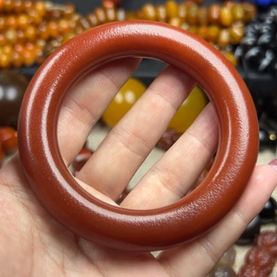 赵***玲玛瑙/玉髓颈饰未镶嵌