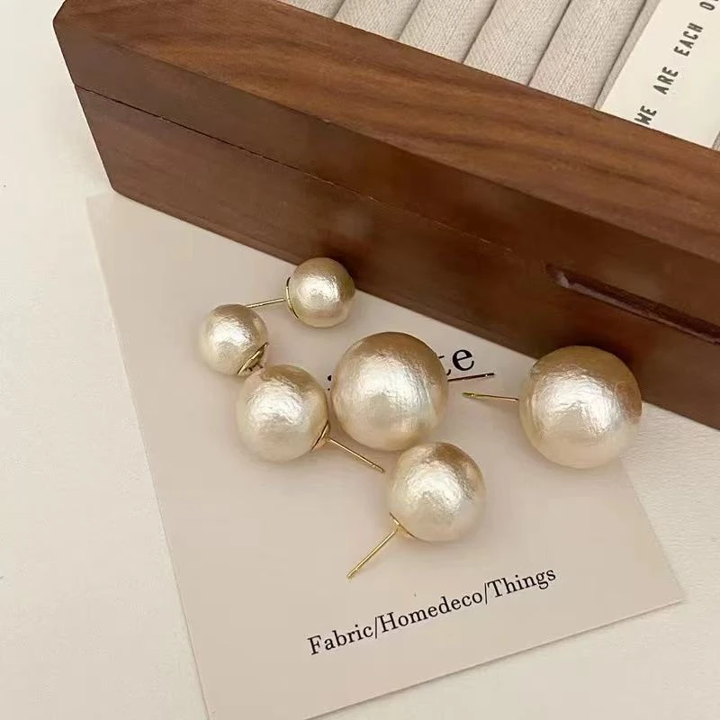 非金属仿珍珠耳饰 大嫂同款棉花耳钉小众设计感高级气质耳环女
