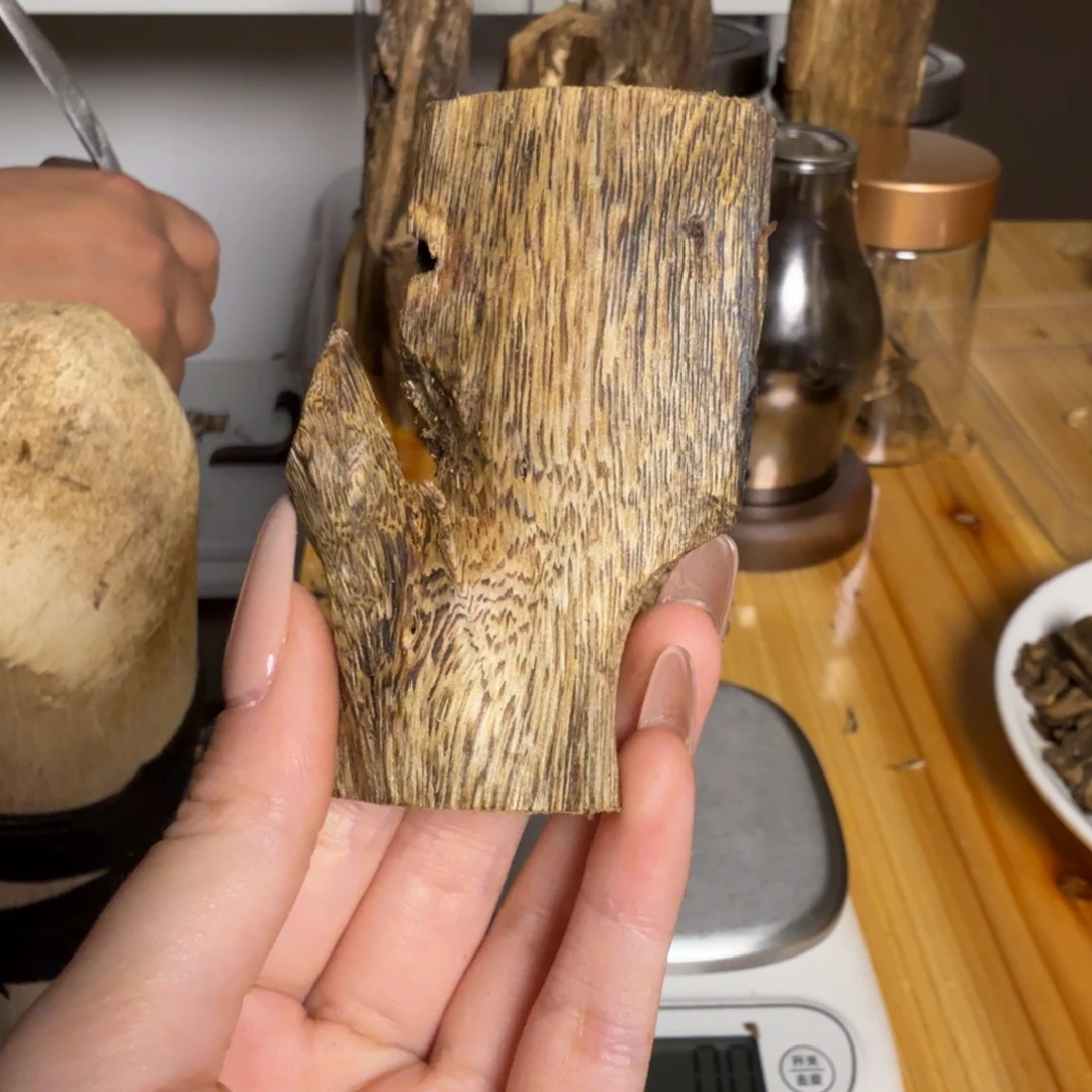 沉香白奇虫漏香21克