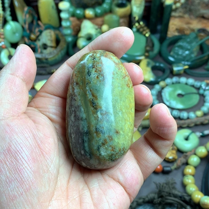 吊坠(赠链)未镶嵌岫岩河磨玉（透闪石质玉）