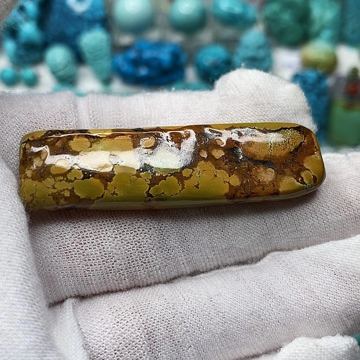 未镶嵌绿松石天然原矿 带武汉地大证书