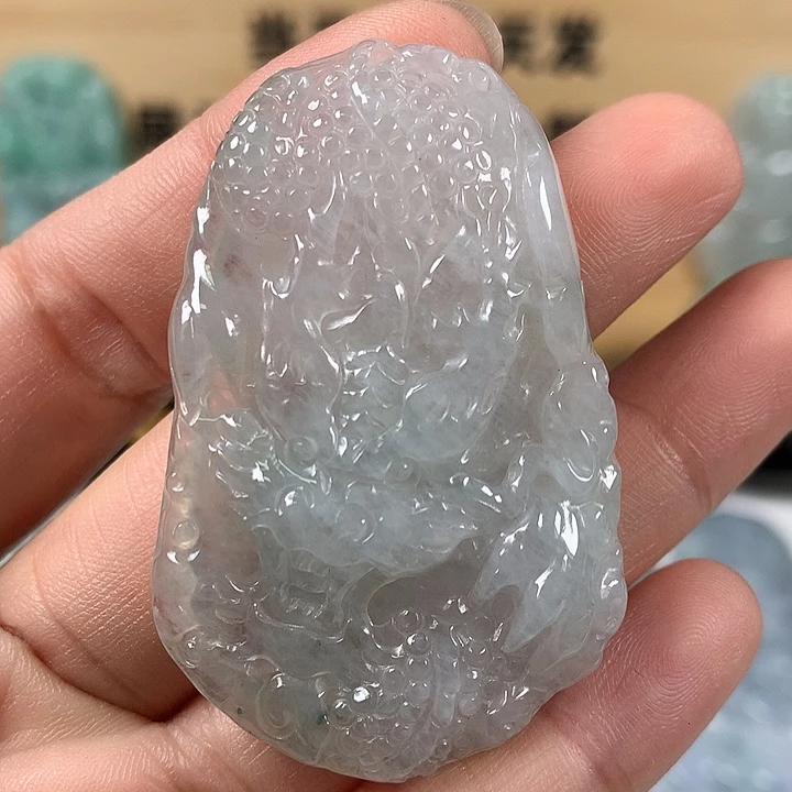 翡翠未镶嵌颈饰随形龙行天下福利