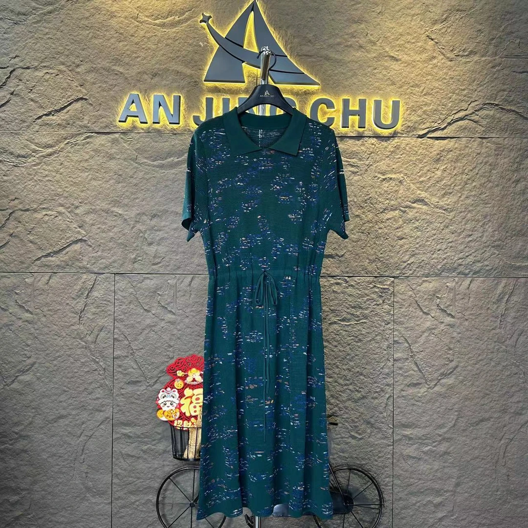 167   春季新款绿色刺绣显瘦休闲简约中长款连衣裙