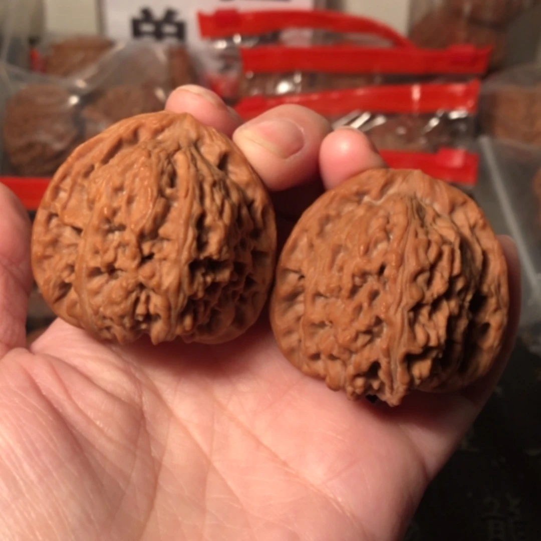 【闪购商品】文玩核桃把件买***品三角疆43