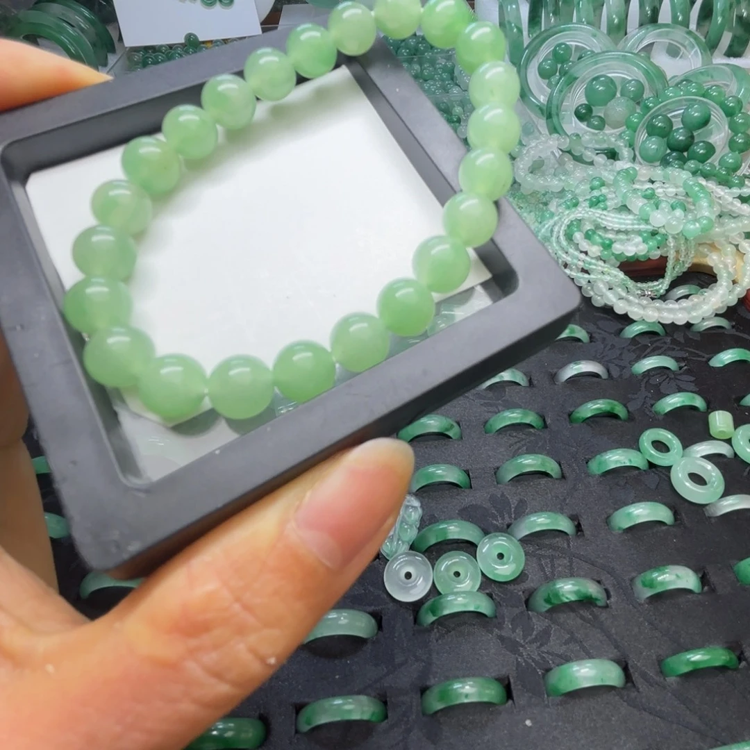 石英质玉（非洲翠）未镶嵌散珠卡8手串