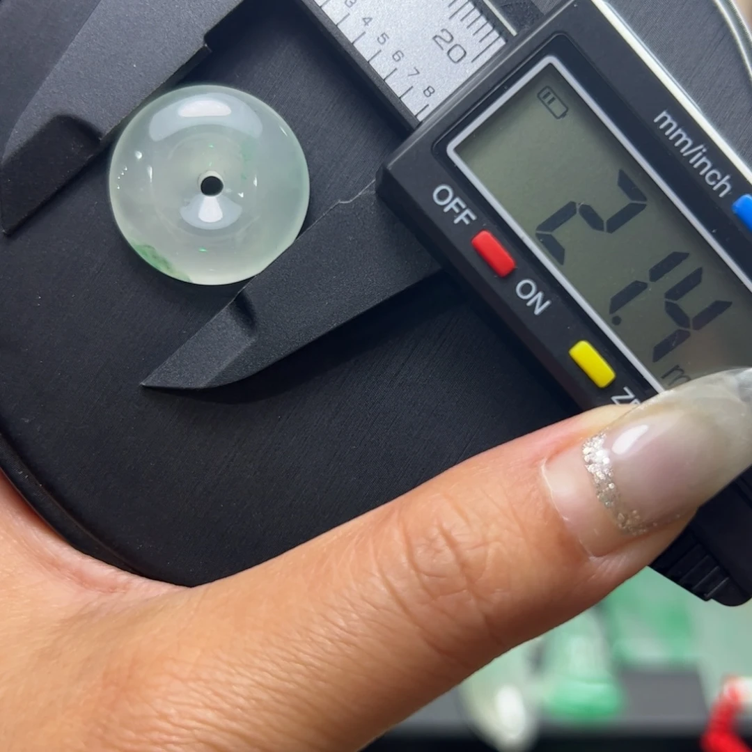 石英质玉（非洲翠）未镶嵌颈饰