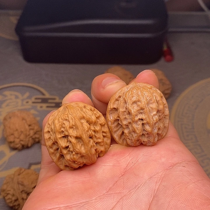 文玩核桃野狼文玩