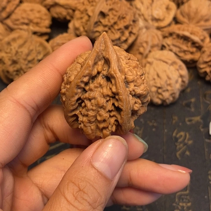 文玩核桃吊坠爱***苞文玩核桃异形单只