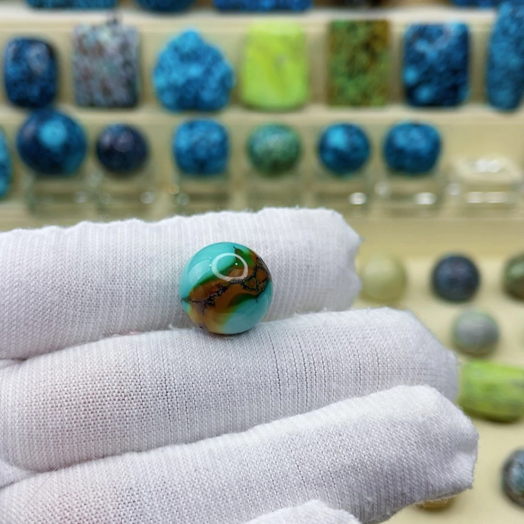 未镶嵌绿松石颈饰