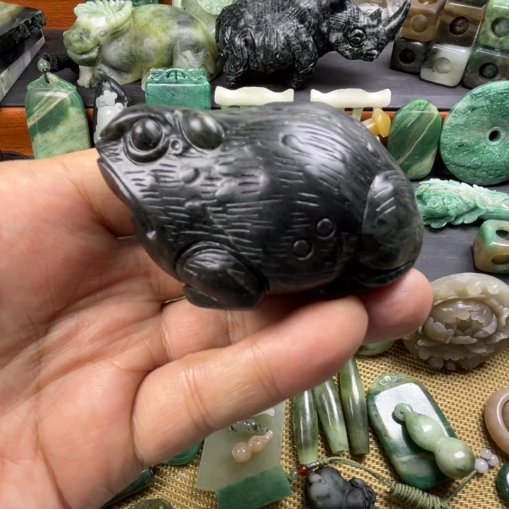 独山玉未镶嵌珠宝半成品