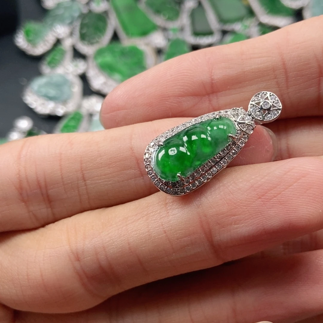 翡翠未镶嵌吊坠(不含链)