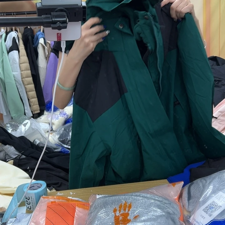 三合一冲锋衣绿色款