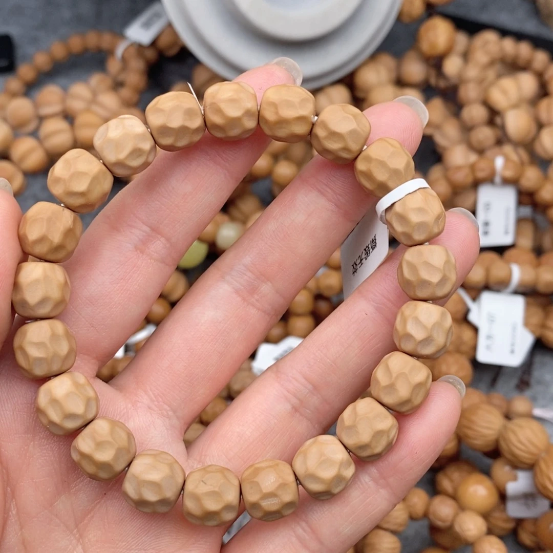 猴头核桃手串奶酪