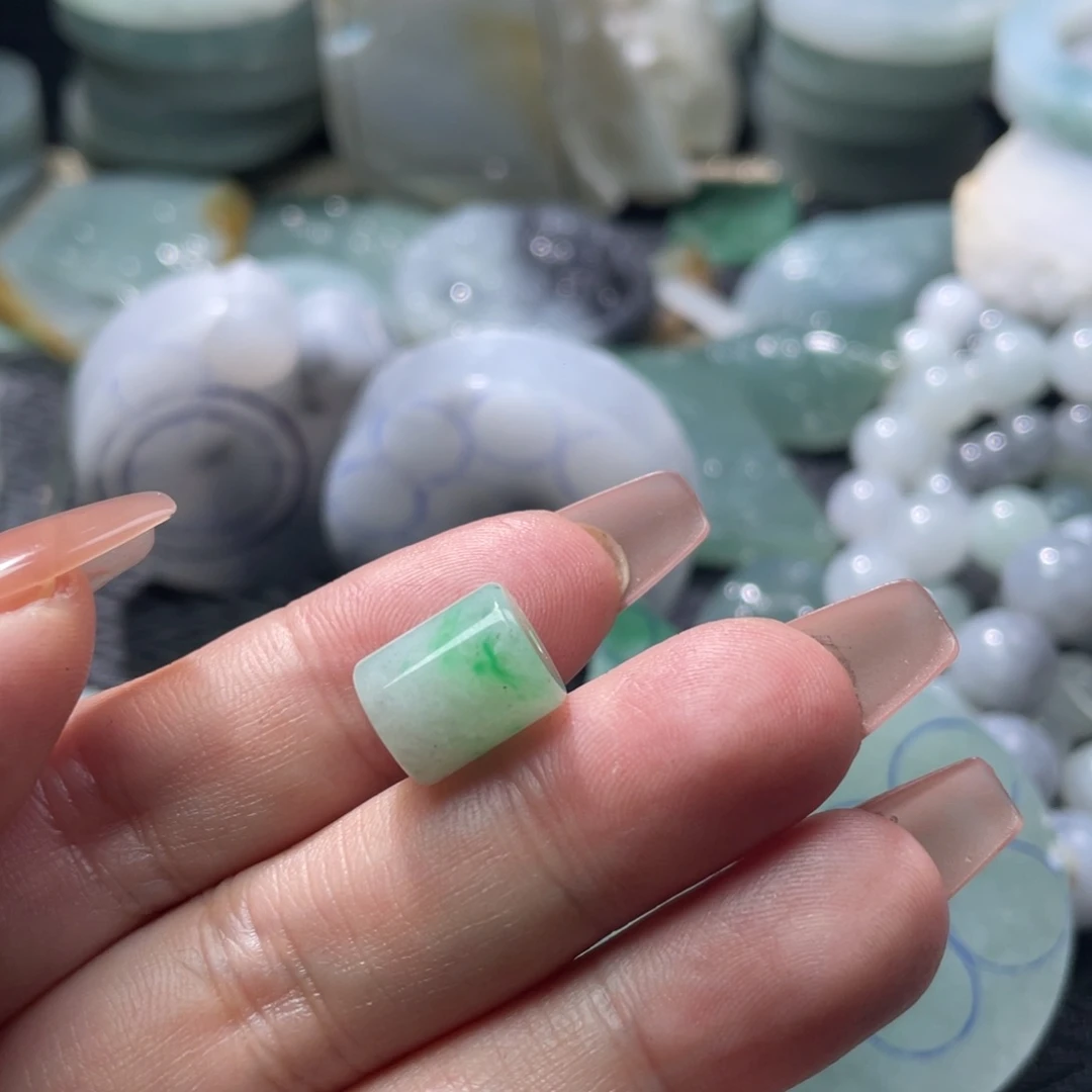 翡翠手链未镶嵌桶珠