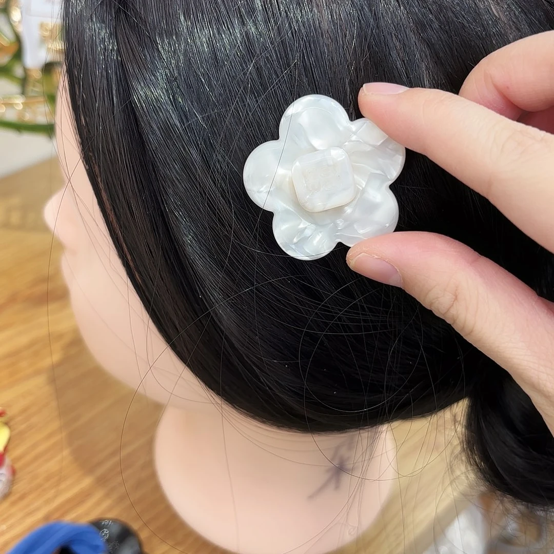 皮质铁合金小号花朵贝母