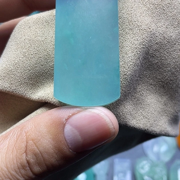 抗****发无事牌，天空蓝，缅优