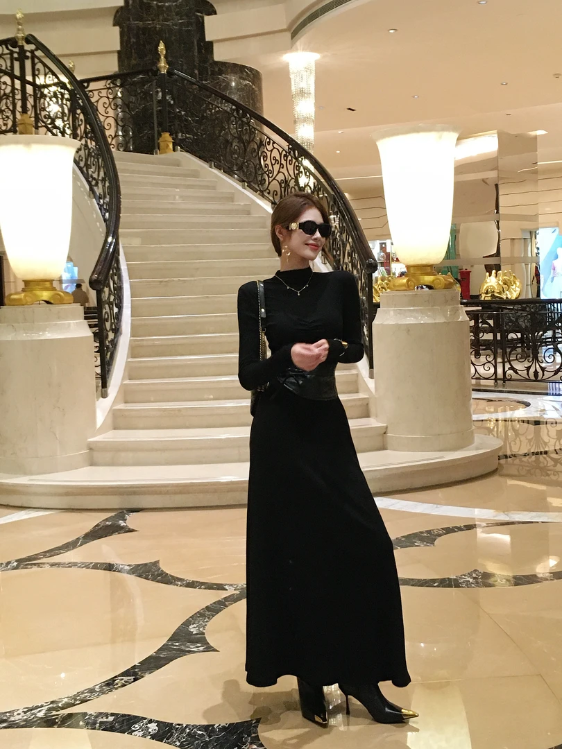 复古风法式御姐高级感连衣裙秋冬显瘦收腰黑色打底内搭长裙