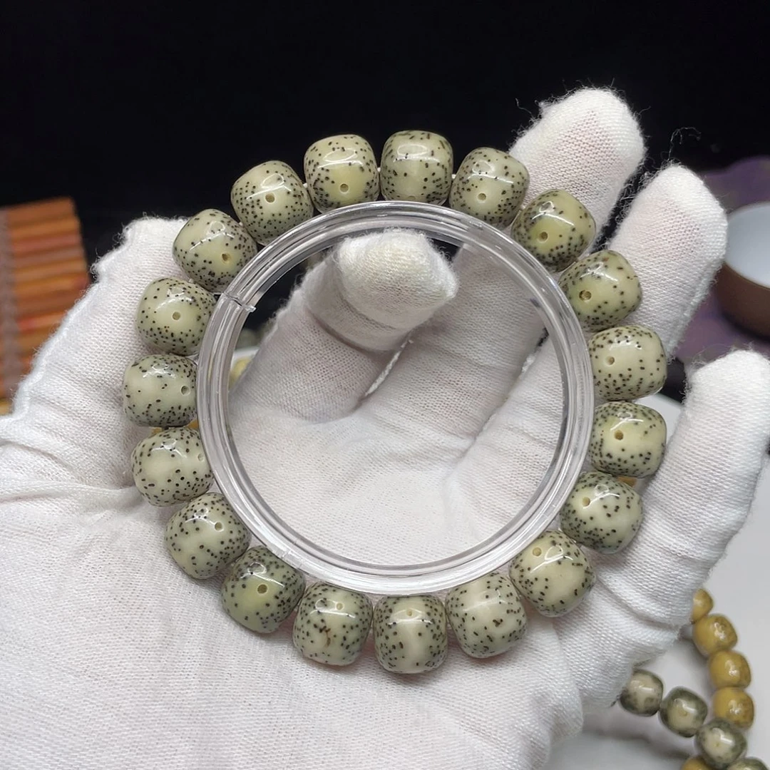 星月菩提吊坠136。12/11灰冰通体留白