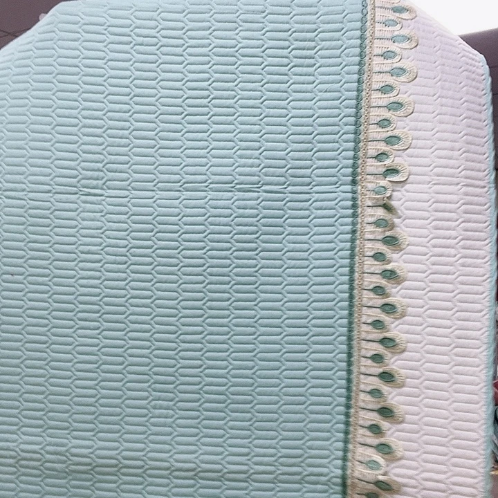 毛绒具体聊咯啦咯