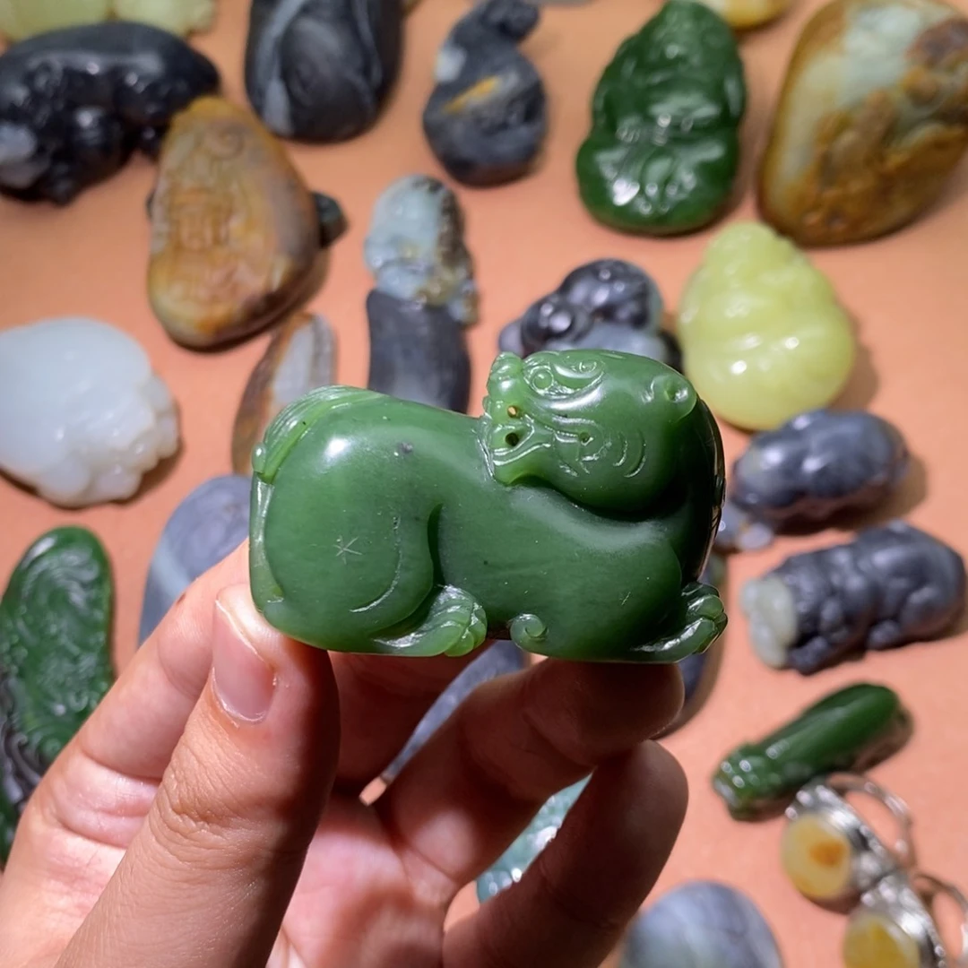 未镶嵌和田玉挂件