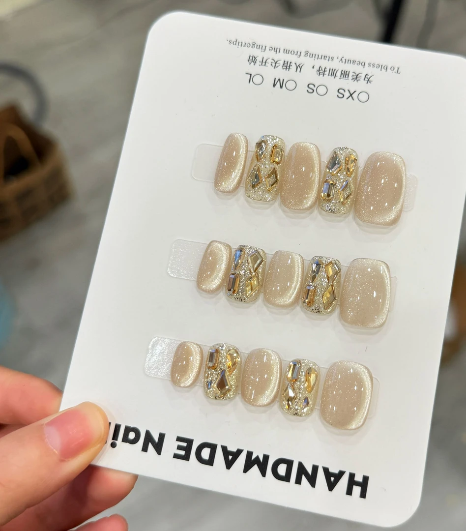 香槟猫眼-纯手工穿戴甲 送工具包