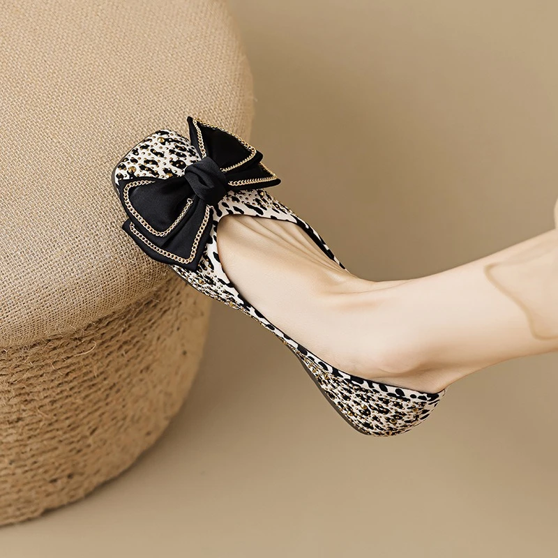 方头单鞋女2025新款春秋平底蝴蝶结一脚蹬千鸟格软底浅口豆豆鞋女