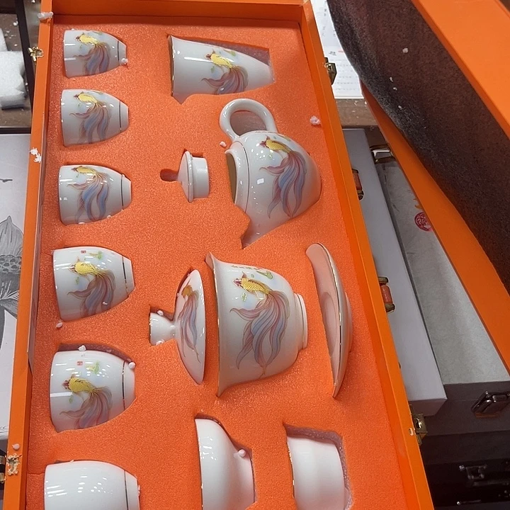 孤品茶具套装等。