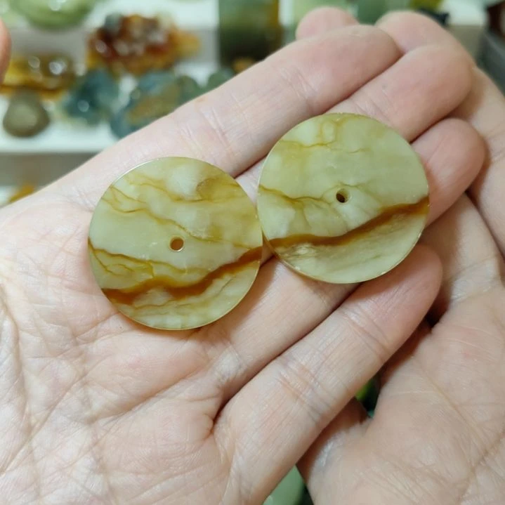 岫玉未镶嵌挂坠款式